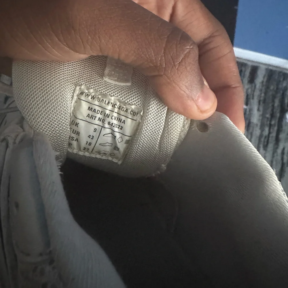 COPY - White balenciaga tracks - Picture 4 of 4